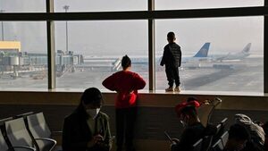 Luego de tres años China retira restricciones fronterizas para viajeros}