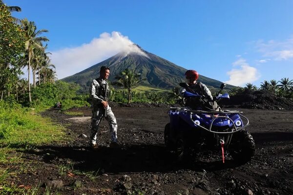 Continúa la amenaza de una erupción explosiva del volcán Mayón en Filipinas - Mundo - ABC Color