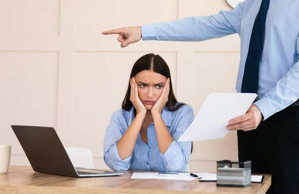 Proyecto de Ley que sanciona el acoso laboral extiende penalización e incluye comentarios hostiles - MarketData