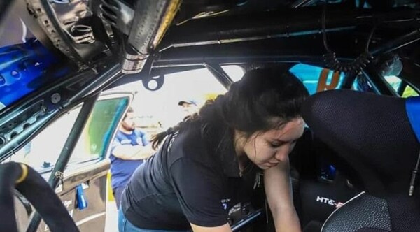 Talia Lugo: Pionera como comisaria técnica en el Transchaco Rally