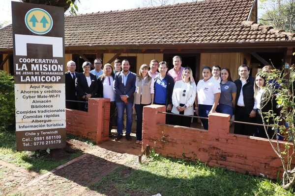 MUNICIPIOS DE ITAPÚA REALIZAN ALIANZA ESTRATÉGICA PARA GENERAR EMPLEOS
