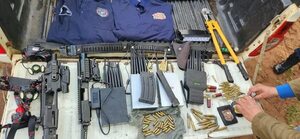 Piratas del asfalto: incautan uniformes policiales y fiscales tras enfrentamiento - Policiales - ABC Color