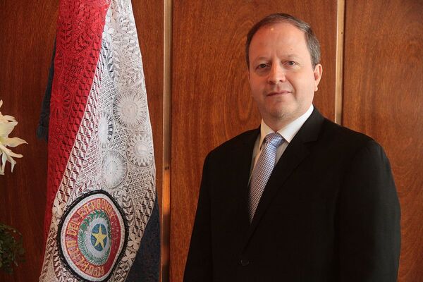 Santiago Peña confirma a Carlos Fernández Valdovinos como próximo ministro de Hacienda - El Independiente