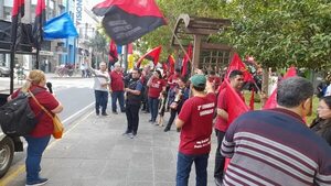 OTEP Auténtica reclama G. 80.000 millones para cubrir escalafón docente  - Nacionales - ABC Color