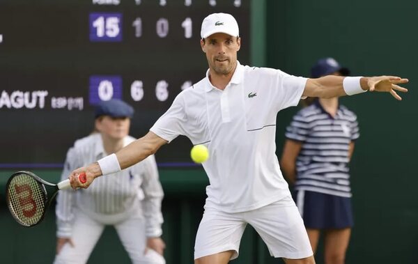 Bautista cumple su revancha e irrumpe en semifinales - Tenis - ABC Color