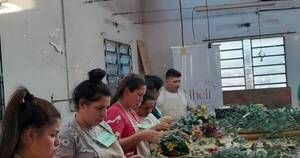 La Nación / Capacitan a mujeres del Buen Pastor para ser floristas decoradoras