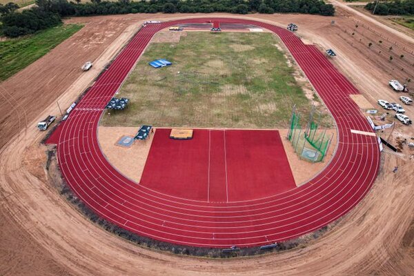 Histórica construcción de pista olímpica en el Chaco