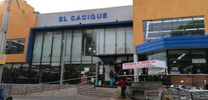 Diario HOY | Denuncian a supermercado por exigir a trabajadores trajes típicos de San Juan