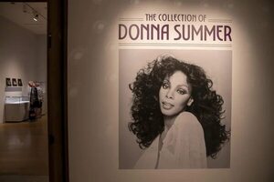 Salen a la venta fotos, pinturas y ropa de la reina de la música disco Donna Summer - Música - ABC Color