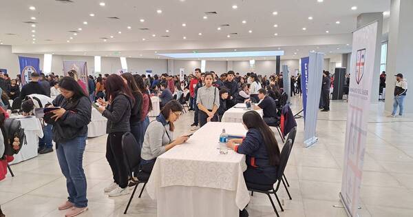 La Nación / Más de mil participantes tuvo la feria de empleo de CDE para 370 vacancias