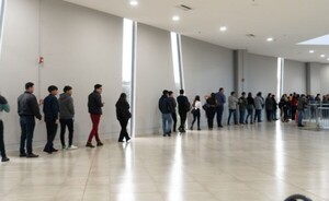 Más de 1.000 postulantes en feria de empleo en Ciudad del Este