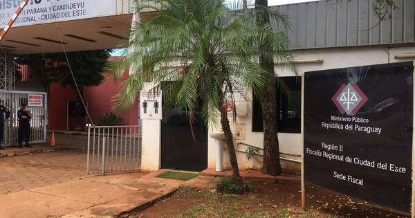 La Nación / Atraparon a quien intentó entrar a un baño ajeno donde estaba una adolescente