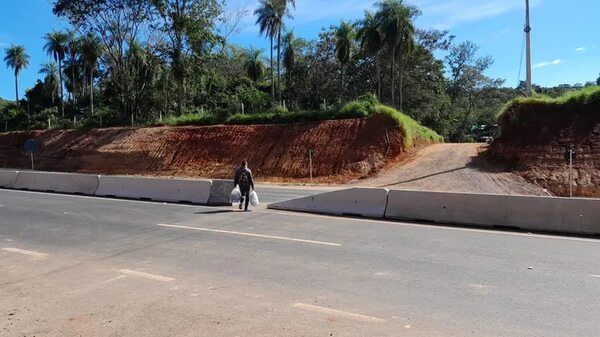 Caacupé: ingeniero del MOPC dice que es imposible construir paso peatonal en el km 50 de la ruta PY02 - Nacionales - ABC Color