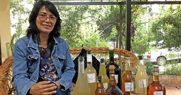 La Nación / Doña Carmela, la encarnacena que convierte las frutas en exquisitos vinos artesanales