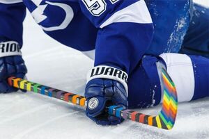 La liga de Hockey de EEUU y Canadá ya no usará camisetas LGBT en el Mes del Orgullo Gay - Informatepy.com