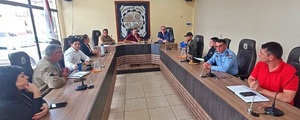 Agentes policiales y autoridades municipales acuerdan un plan de seguridad para Minga Guazú