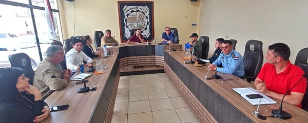 Agentes policiales y autoridades municipales acuerdan un plan de seguridad para Minga Guazú