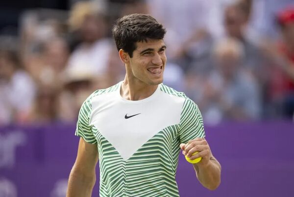 Alcaraz levita en Queen’s - Tenis - ABC Color