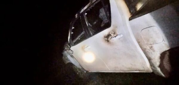 Puentesiño: incendian dos camionetas, una de ellas sería de dueño de estancia donde fueron asesinadas dos personas - Policiales - ABC Color