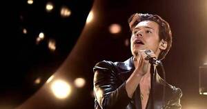 La Nación / Harry Styles detuvo un concierto para que fan embarazada pueda ir al baño