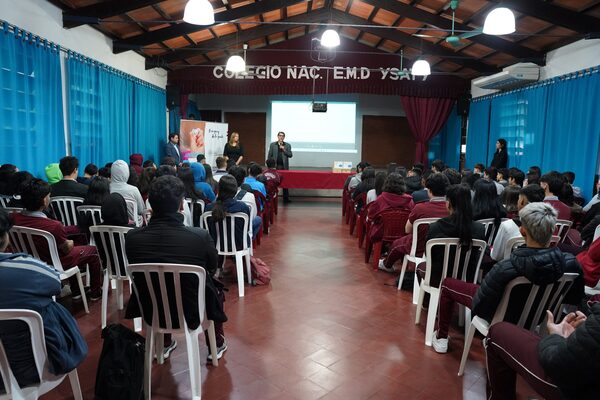 Dictan talleres sobre trata de niñas, niños y adolescentes a estudiantes - Unicanal