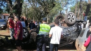 Aparatoso triple choque en Hernandarias - La Clave