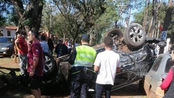 Aparatoso triple choque en Hernandarias - La Clave