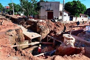 Desagüe pluvial: vecinos denuncian importantes perjuicios por atrasos en Isabel la Católica - Nacionales - ABC Color