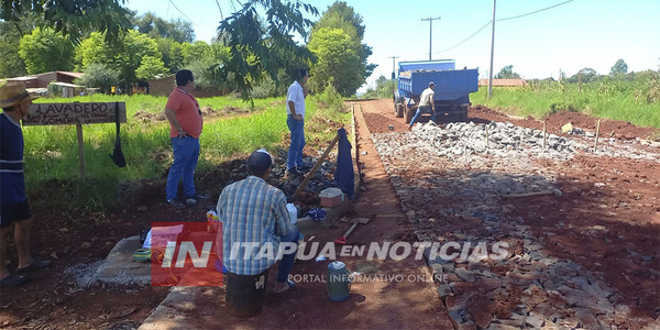 INTENDENTE DE TRINIDAD GESTIONA REACTIVACIÓN DE OBRAS VIALES DE LA GOBERNACIÓN - Itapúa Noticias