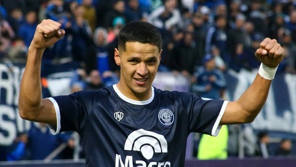 Promedio de un gol por partido para Álex Arce en Argentina | 1000 Noticias