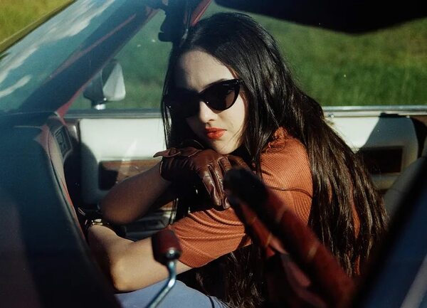 Ana Blosset comienza su carrera musical con “One Way Ticket” - Música - ABC Color