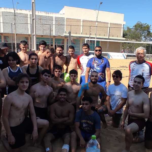 La lucha tuvo doble competencia nacional en colchón y arena - La Tribuna