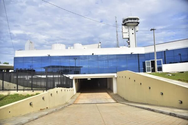 Dinac inaugurará por fin polémicas obras del espigón norte del Silvio Pettirossi - Economía - ABC Color