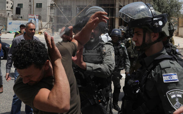 Ejército israelí mata a un pistolero palestino que abrió fuego en un control militar | 1000 Noticias
