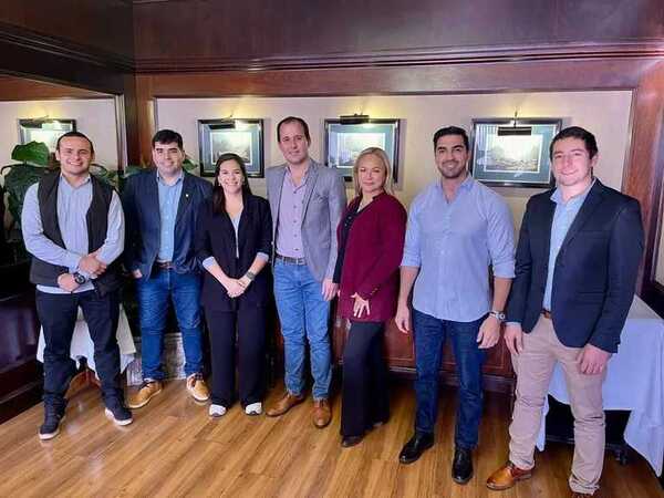 Ocho de multibancada se desmarcan de HC y dos se “fugan” en Diputados