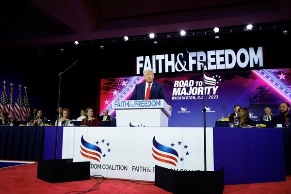 Evangélicos de EEUU mantienen respaldo a Trump en su carrera por la presidencia - .::Agencia IP::.