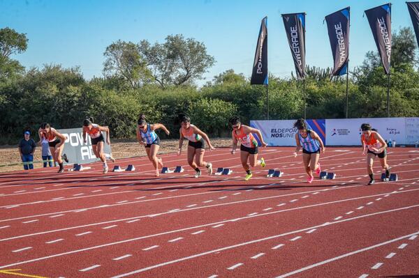 Pista de atletismo del Chaco tuvo su debut con 270 atletas - .::Agencia IP::.