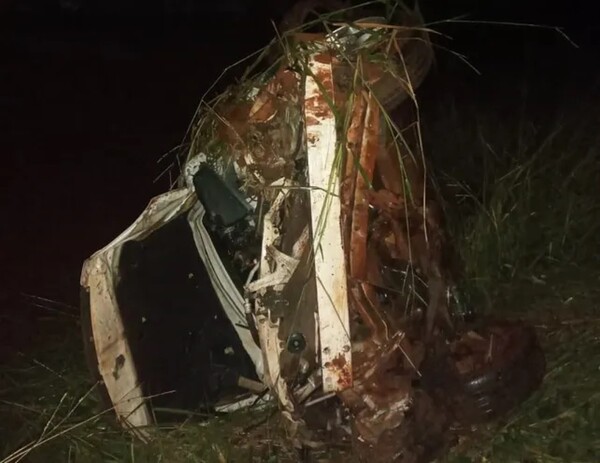 Conductor muere tras volcar aparatosamente sobre la Ruta PY 07 - trece