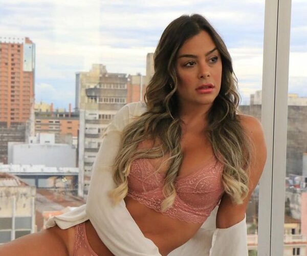 Larissa Riquelme reflexionando: “En la tierra todo se paga”