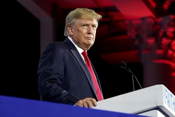 Trump amplía ventaja sobre DeSantis pese a acusación federal