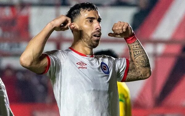 Talleres pierde y deja el camino despejado a River en la Liga argentina - Fútbol Internacional - ABC Color