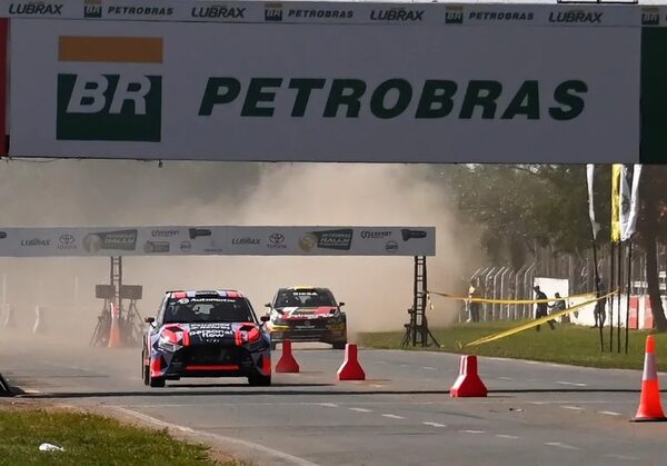 Fau Zaldívar gana la pole y hay fiesta en los boxes de Automotor - Sociales - ABC Color