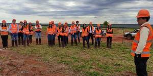 AFD propicia visita a plantaciones forestales con bancos para dinamizar créditos