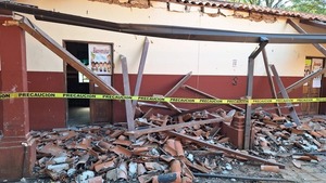 Cayó el techo de una escuela en San Ignacio Misiones | 1000 Noticias