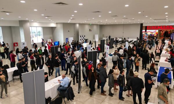 Más de 1000 postulantes en feria de empleo en CDE
