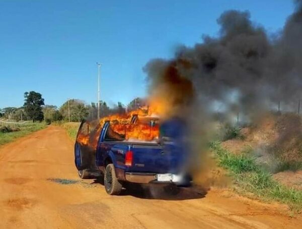 Hallan cadáver en camioneta incendiada en Curuguaty · Radio Monumental 1080 AM