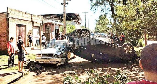 Violento accidente de tránsito deja cuantiosos daños a los involucrados – Diario TNPRESS
