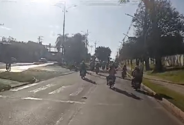 Deliverys realizan manifestación en la línea fronteriza pidiendo más seguridad en las calles - Radio Imperio