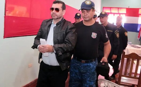 Movilizan a unos 50 policías para llevar a Alcides Oviedo al Hospital de Barrio Obrero - Policiales - ABC Color