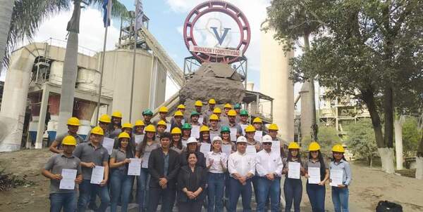 Culminó el proceso de Formación Dual - SNPP en la fábrica de la INC de Vallemí